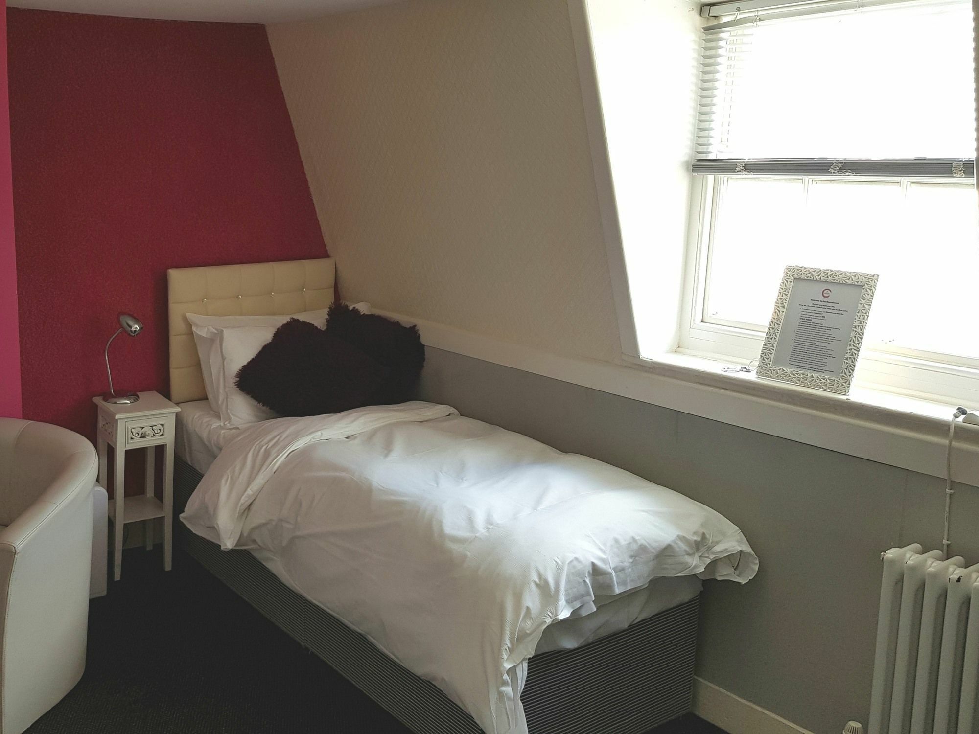 The Roundhouse Hotel Уеймут Екстериор снимка