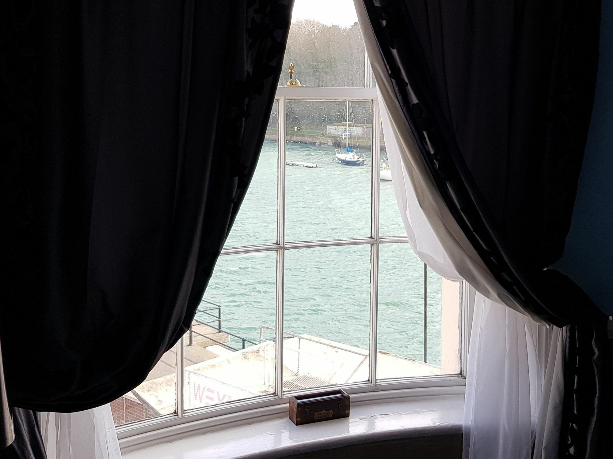 The Roundhouse Hotel Уеймут Екстериор снимка
