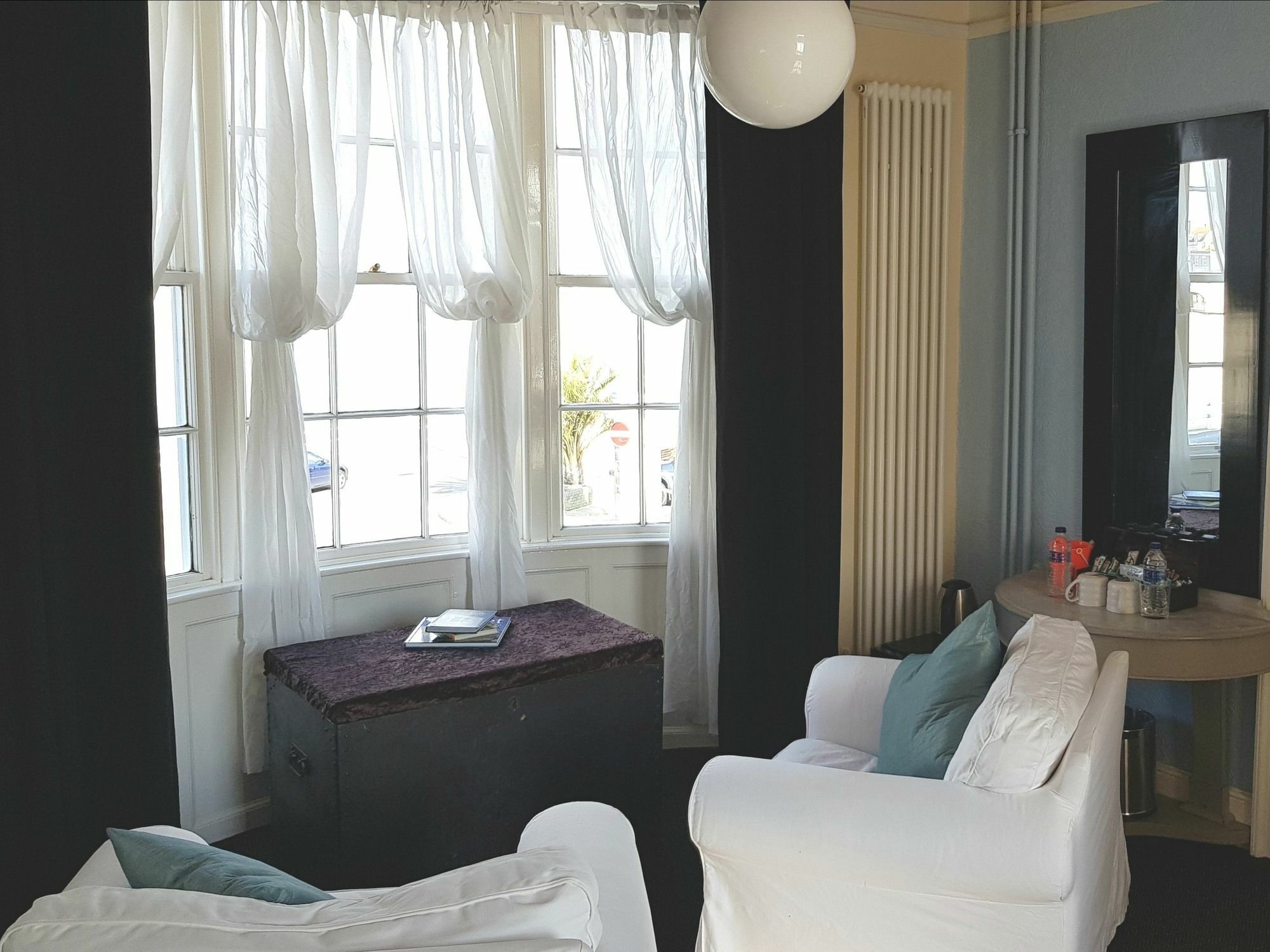 The Roundhouse Hotel Уеймут Екстериор снимка