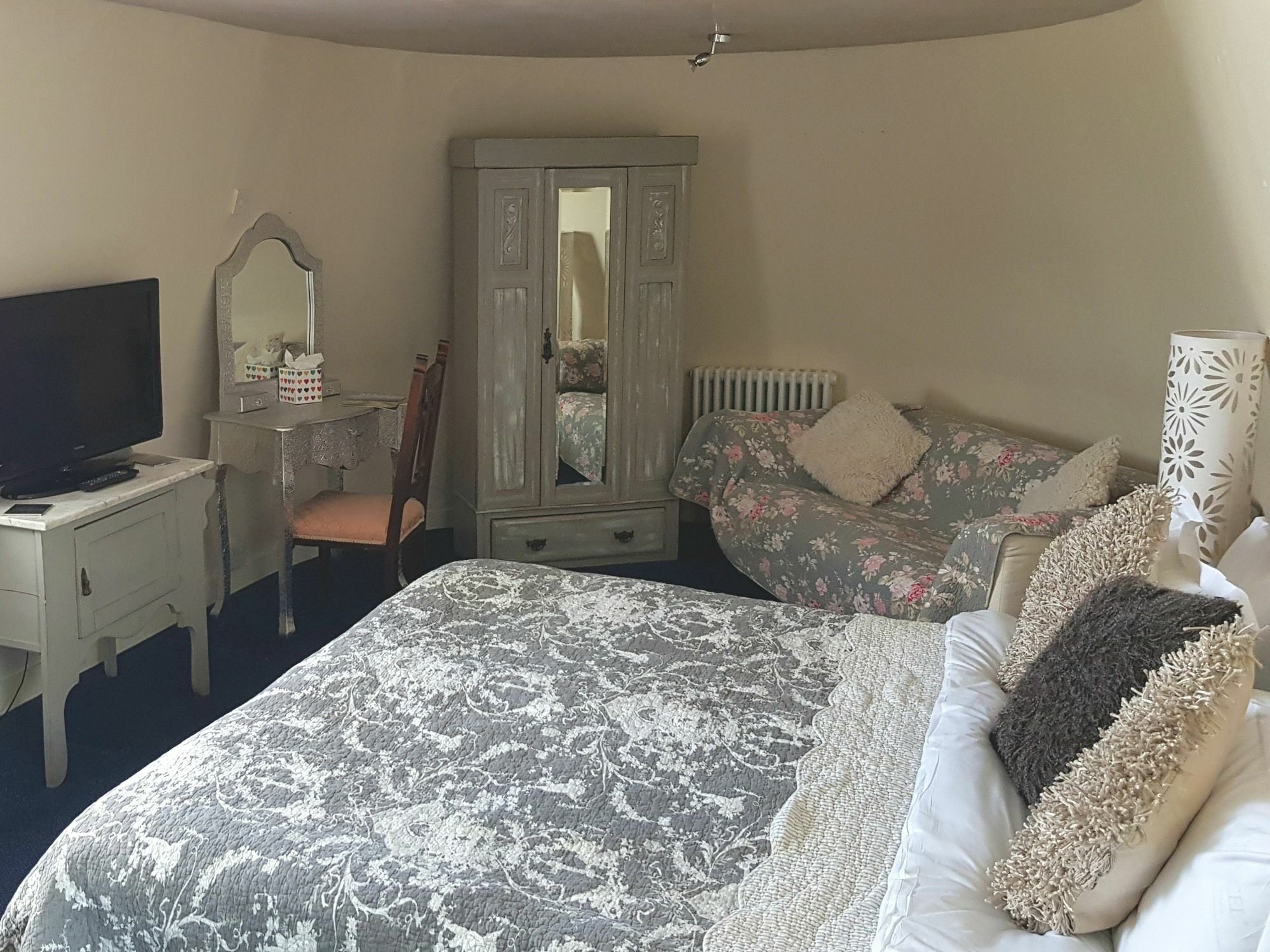 The Roundhouse Hotel Уеймут Екстериор снимка